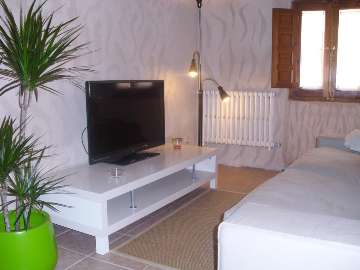 Casa Rural Con Jacuzzi Taberna Del Tio Pedro Cabanas de Polendos ภายนอก รูปภาพ