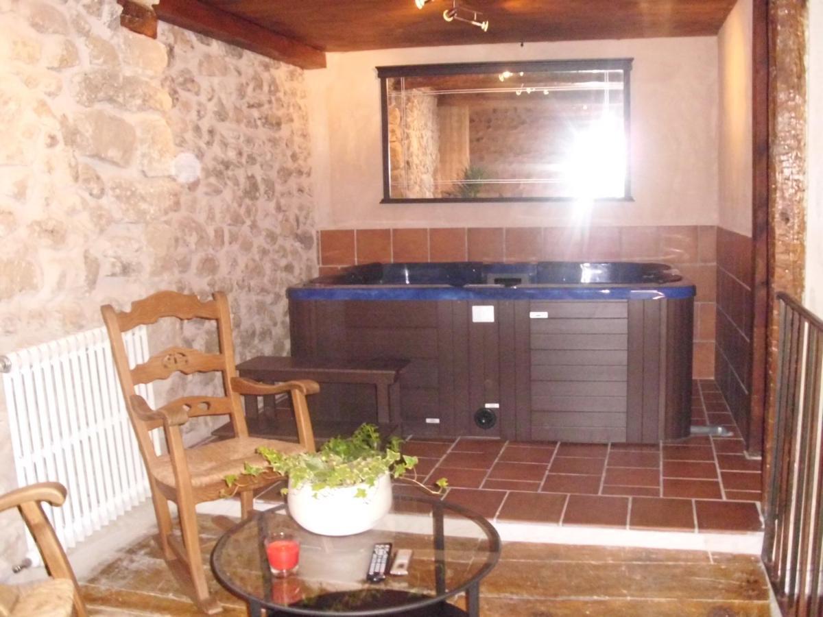 Casa Rural Con Jacuzzi Taberna Del Tio Pedro Cabanas de Polendos ภายนอก รูปภาพ